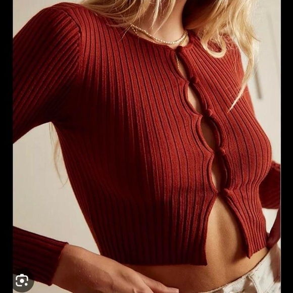 Urban Outfitters Peyton Crop Top - Picture 4 of 4